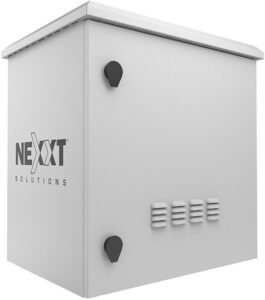 GABINETE DE RED EXTERIOR NEXXT NPC-O12U66P – MONTAJE EN POSTE – GRIS CLARO